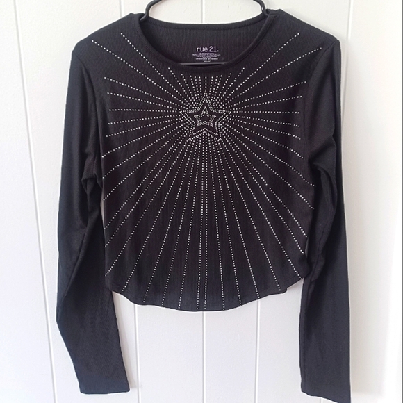 Rue21 Tops - Rue 21 Starburst Rhinestone Top